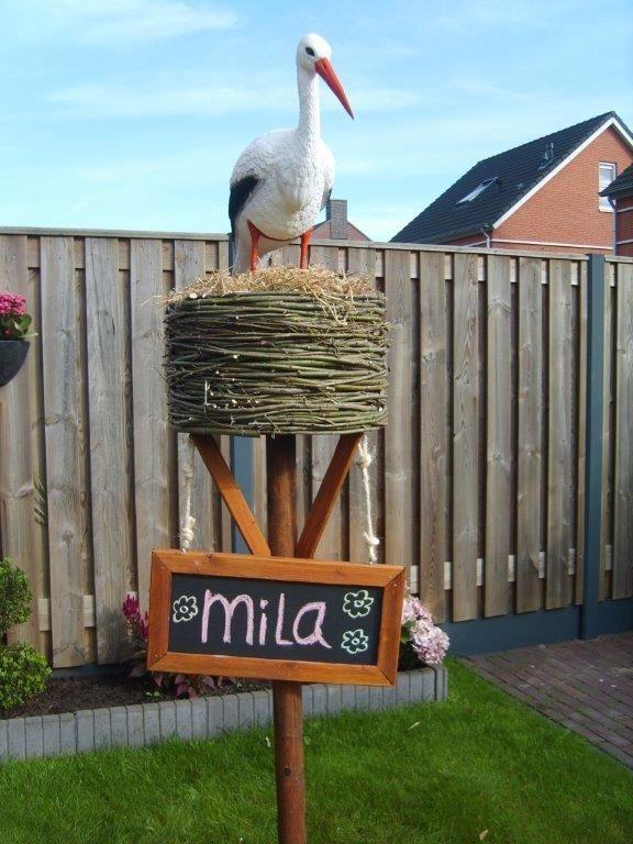 Te huur: Traditionele geboorte ooievaar in een nest op stok., Kinderen en Baby's, Kraamcadeaus en Geboorteborden, Gebruikt, Geboortebord