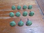 6 antieke knoppen, kast