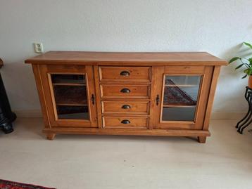 1 mooi lichtbruin houten kast/dressoir/tv-meubel met 4 laden beschikbaar voor biedingen