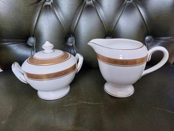 SUIKERPOT en MELKKAN "Davenham" Royal Worcester Porselein beschikbaar voor biedingen