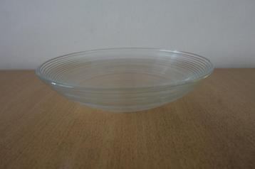 Glazen schaal 2 beschikbaar voor biedingen