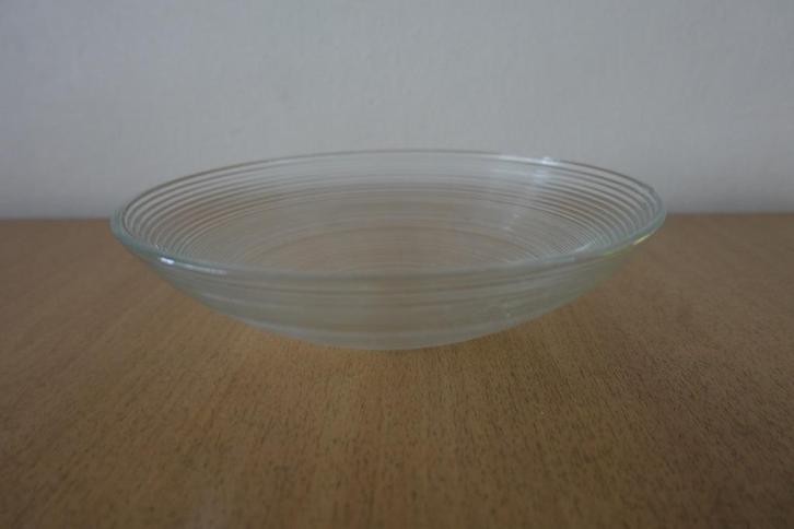 Glazen schaal 2, Huis en Inrichting, Woonaccessoires | Schalen en Manden, Zo goed als nieuw, Schaal, Rond, Glas, Ophalen of Verzenden