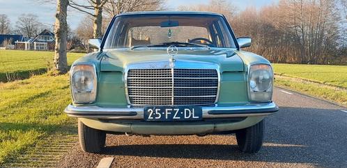 Mercedes-Benz 200-280(W115) 230.6 W114, Auto's, Oldtimers, Particulier, Open dak, Radio, Benzine, Sedan, Automaat, Groen, Beige