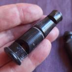 Vier Indische Fluitjes van Buffelhoorn, Verzenden