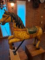 Antiek houten carrousel paard op standaard., Ophalen