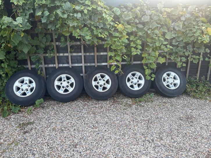 Landrover Defender Velgen met Banden 235/85R16 (5x), Auto-onderdelen, Banden en Velgen, Banden en Velgen, 16 inch, 235 mm, Terreinwagen