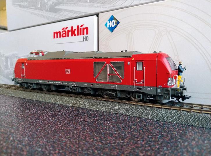 Marklin Militair (39290 diesellok / 4MFOR 48731 / 48872), Hobby en Vrije tijd, Modeltreinen | H0, Zo goed als nieuw, Treinset