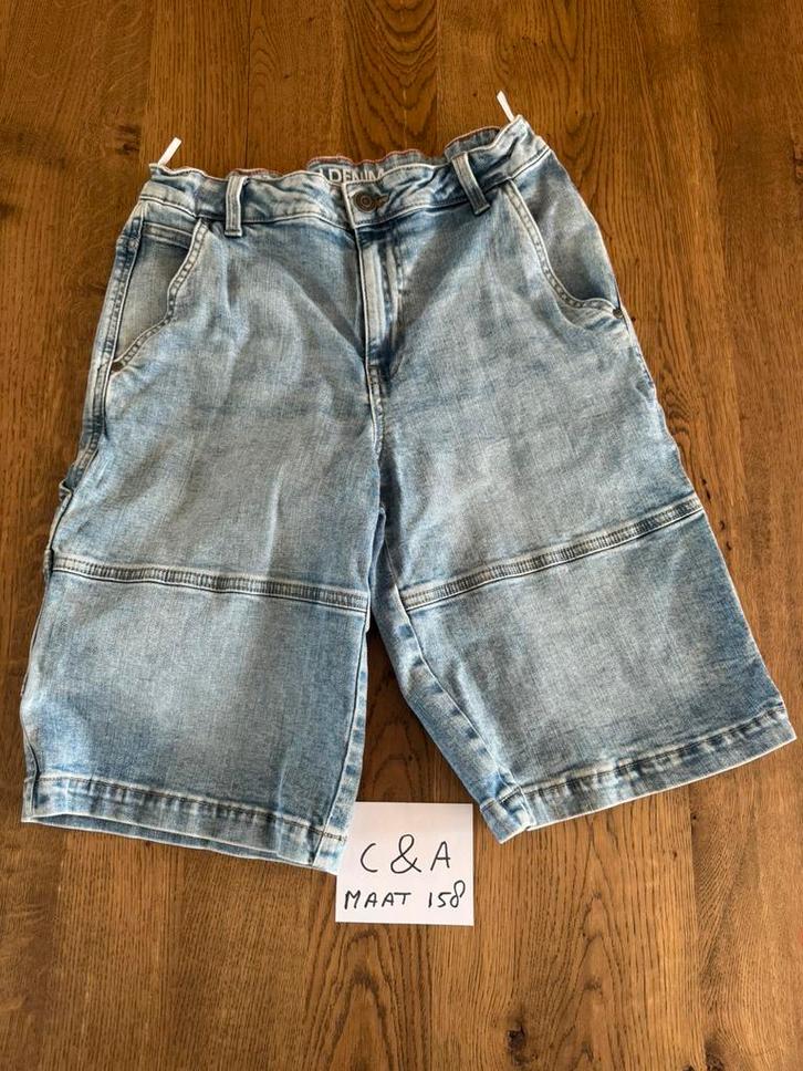 C&A Korte spijkerbroek broek ZGAN verstelbaar maat 158, Kinderen en Baby's, Kinderkleding | Maat 158, Zo goed als nieuw, Jongen