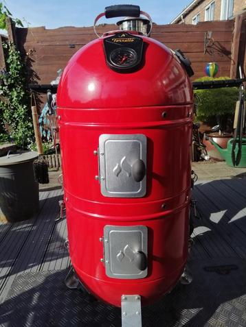 Fornetto razzo 18 bullet smoker van €399,- nu €150 beschikbaar voor biedingen