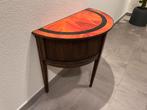 sidetable / wandkastje van hout ingelegd met rood melkglas, Huis en Inrichting, Tafels | Sidetables, Ophalen, Gebruikt, 50 tot 100 cm