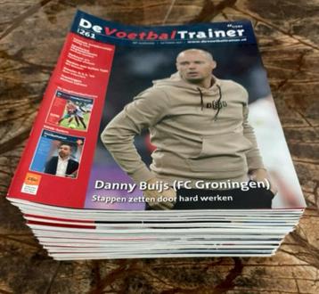 VOETBAL: 24 De VoetbalTrainer tijdschriften beschikbaar voor biedingen