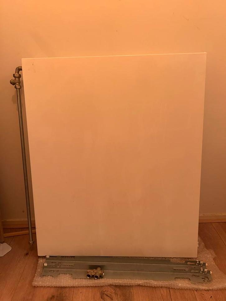Radson Parada Flex 8C Radiator 650W, Doe-het-zelf en Verbouw, Verwarming en Radiatoren, Gebruikt, Radiator, 500 tot 800 watt, 30 tot 80 cm