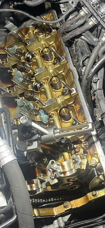BMW Vervangen Klepstroomafdichtingen OlieverbruikN63,N52,N55 beschikbaar voor biedingen
