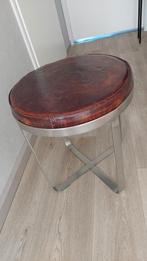 Bijzettafeltje met leren blad, Huis en Inrichting, Tafels | Bijzettafels, Ophalen, Rond, Minder dan 55 cm, 45 tot 60 cm