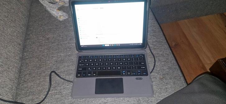 Microsoft Surface Go 2 + Accessoires, Computers en Software, Windows Tablets, Zo goed als nieuw, 10 inch, 64 GB, Ophalen of Verzenden