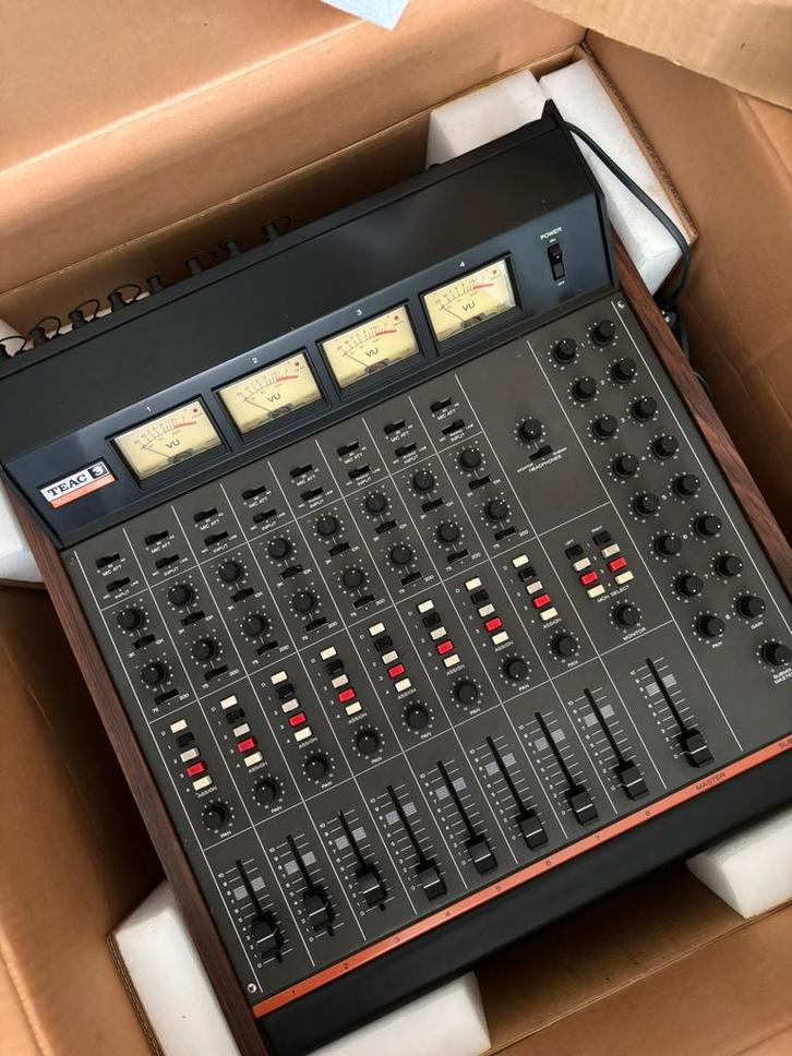Teac tascam vintage series model 3 mixer, Muziek en Instrumenten, Mengpanelen, Gebruikt, 10 tot 20 kanalen, Microfooningang, Ophalen