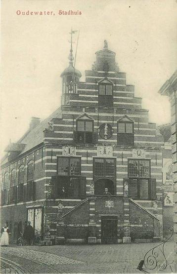 (388-222-015) Oudewater Stadhuis beschikbaar voor biedingen