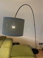 Zwarte staande lamp met kap, Huis en Inrichting, Lampen | Vloerlampen, Ophalen of Verzenden, Gebruikt, Metaal, 150 tot 200 cm