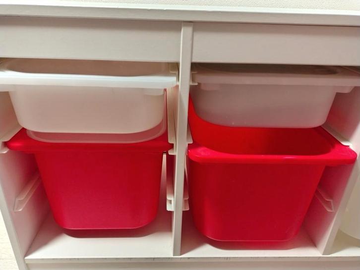 Leuke witte kast met bakken, Kinderen en Baby's, Kinderkamer | Commodes en Kasten, Gebruikt, Kast, Minder dan 90 cm, 75 tot 100 cm