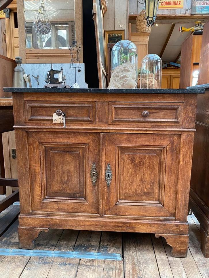 Stoer landelijk Frans kastje commode met zwart marmer, Antiek en Kunst, Antiek | Meubels | Kasten, Ophalen