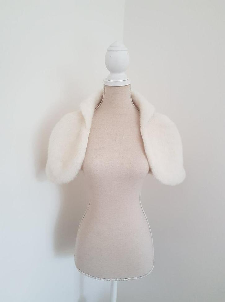 Stola cape Noa Noa, Kleding | Dames, Trouwkleding en Trouwaccessoires, Zo goed als nieuw, Accessoires, Wit, Verzenden