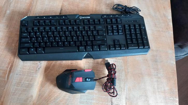 Een muis en toetsenbord van battletron zo goed als nieuw, Computers en Software, Toetsenborden, Zo goed als nieuw, Ophalen of Verzenden