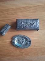 Zilverkleurige set met asbak, sigarettenkoker en doosje, Antiek en Kunst, Antiek | Overige Antiek, Ophalen of Verzenden