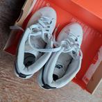Nike, halfhoge herensneaker. Maat 42, Ophalen of Verzenden, Zo goed als nieuw, Schoenen