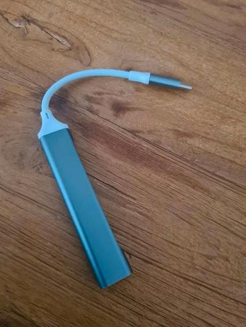 USB-C naar 4-poorts USB Adapter beschikbaar voor biedingen