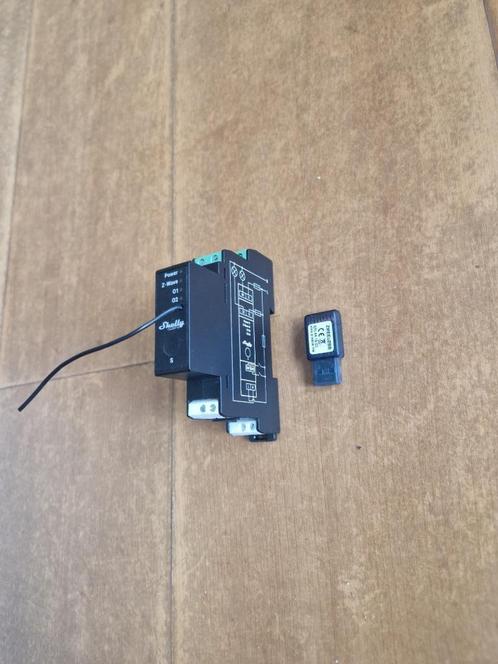 Shelly Pro 2x16A en Z-Wave ZBT-1 adapter voor home assistant, Hobby en Vrije tijd, Elektronica-componenten, Zo goed als nieuw