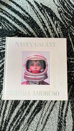 Boek Naaty galaxy te koop, Ophalen of Verzenden, Gelezen