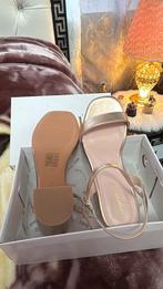 Pyjama maat S + tas + schoenen + twee truien maat M + goede, Kleding | Dames, Pyjama's, Ophalen of Verzenden, Zo goed als nieuw