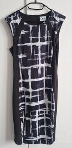 Mouwloze Zwart-witte etui jurk maat M, Kleding | Dames, Jurken, Maat 38/40 (M), Bonprix, Zwart, Ophalen of Verzenden