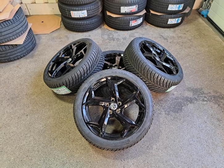 Vw Polo GTI/R wielenset 17 inch nieuw (bonneville) 215/45R17, Auto-onderdelen, Banden en Velgen, Banden en Velgen, All Season