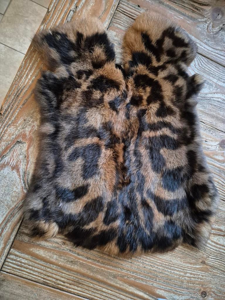 Konijnenvacht konijn vel panter kleur, Ophalen of Verzenden