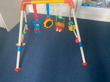 Baby gym Sesamstraat. beschikbaar voor biedingen