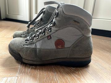 Aku: Grijze, leer met goretex wandelschoenen. Maat 38 beschikbaar voor biedingen