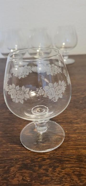 Vintage Glas met Bloemenmotief beschikbaar voor biedingen