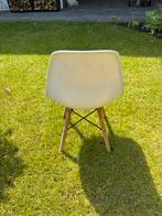 3 stoelen, wit, plastic en hout, Huis en Inrichting, Stoelen, Drie, Gebruikt, Ophalen of Verzenden, Wit