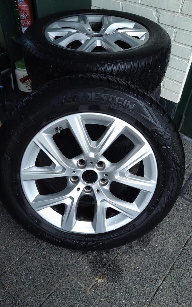 Velgen met banden voor BMW X1, Auto-onderdelen, Banden en Velgen, Band(en), Winterbanden, 17 inch, 215 mm, Personenwagen, Nieuw