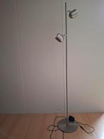Staande RVS lamp. ., Huis en Inrichting, Lampen | Vloerlampen, Ophalen, Zo goed als nieuw, 100 tot 150 cm