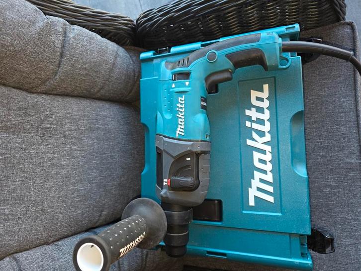 Makita hr2230 combihamer boormachine  in nieuwstaat, Doe-het-zelf en Verbouw, Gereedschap | Boormachines, Zo goed als nieuw, Boor- en/of Breekhamer