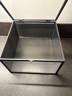 2 Glazen zwarte Vitrinekastje Barkhyttan Ikea, Huis en Inrichting, Ophalen, Minder dan 50 cm, Minder dan 50 cm, Minder dan 50 cm