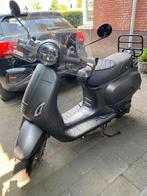 Mooie scooter merk Santini Capri, Fietsen en Brommers, Ophalen, Maximaal 45 km/u, 49 cc, Zo goed als nieuw