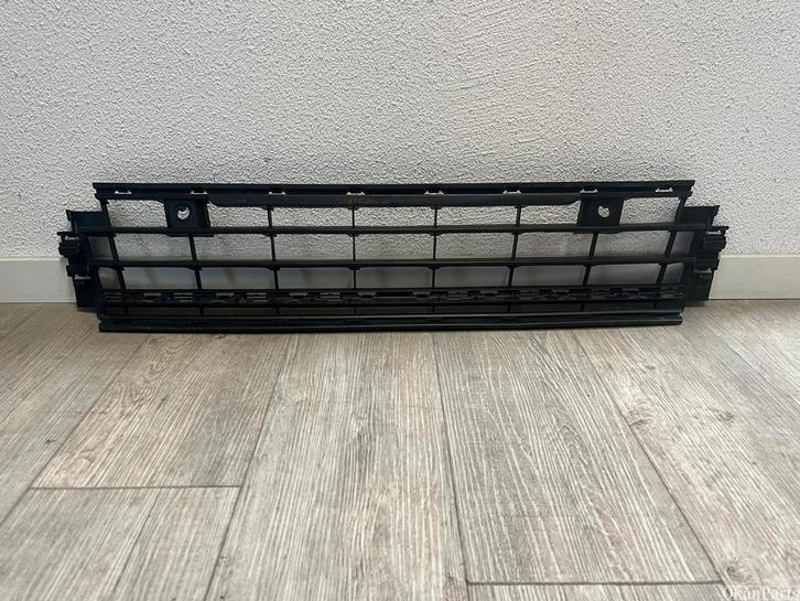Volkswagen Golf 8 midden Grille 5H0853677F, Auto-onderdelen, Carrosserie en Plaatwerk, Volkswagen, Voor, Gebruikt, Ophalen of Verzenden