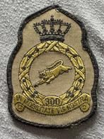 Kroon embleem 300 SQN GVT, Verzamelen, Militaria | Algemeen, Verzenden, Luchtmacht, Nederland, Embleem of Badge