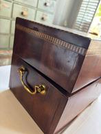 Antieke mahoniehouten tantalus, 6 geslepen karaffen en glaze, Antiek en Kunst, Antiek | Glas en Kristal, Ophalen of Verzenden