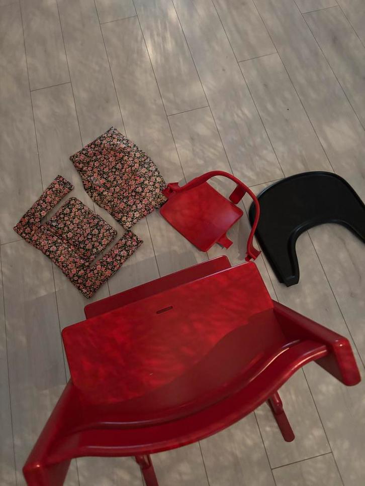 Tripp Trapp Stoel + Kussen & Tafelblad, Kinderen en Baby's, Kinderstoelen, Gebruikt, Meegroeistoel, Afneembaar eetblad, Ophalen