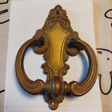 Antieke Messing Deurklopper beschikbaar voor biedingen