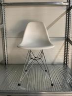 Vitra Eames Plastic Chair, Kunststof, Gebruikt, Wit, Eén